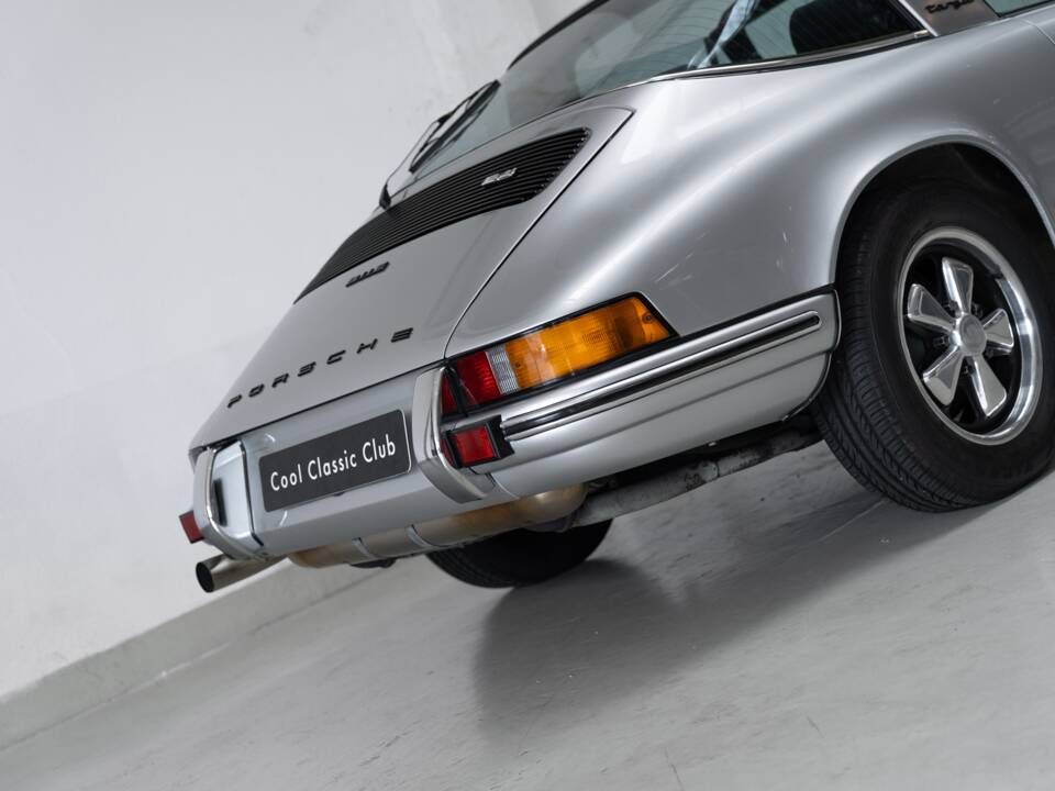 Image 29/41 de Porsche 911 2.4 E (1973)