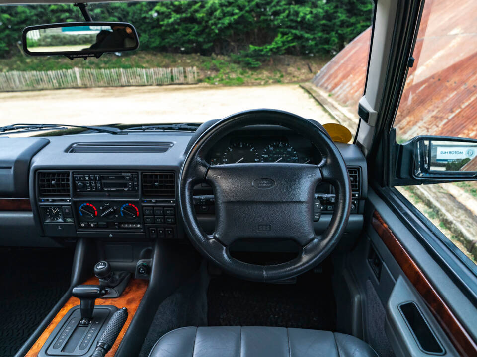 Image 23/38 of Land Rover Range Rover Vogue LSE (1995)