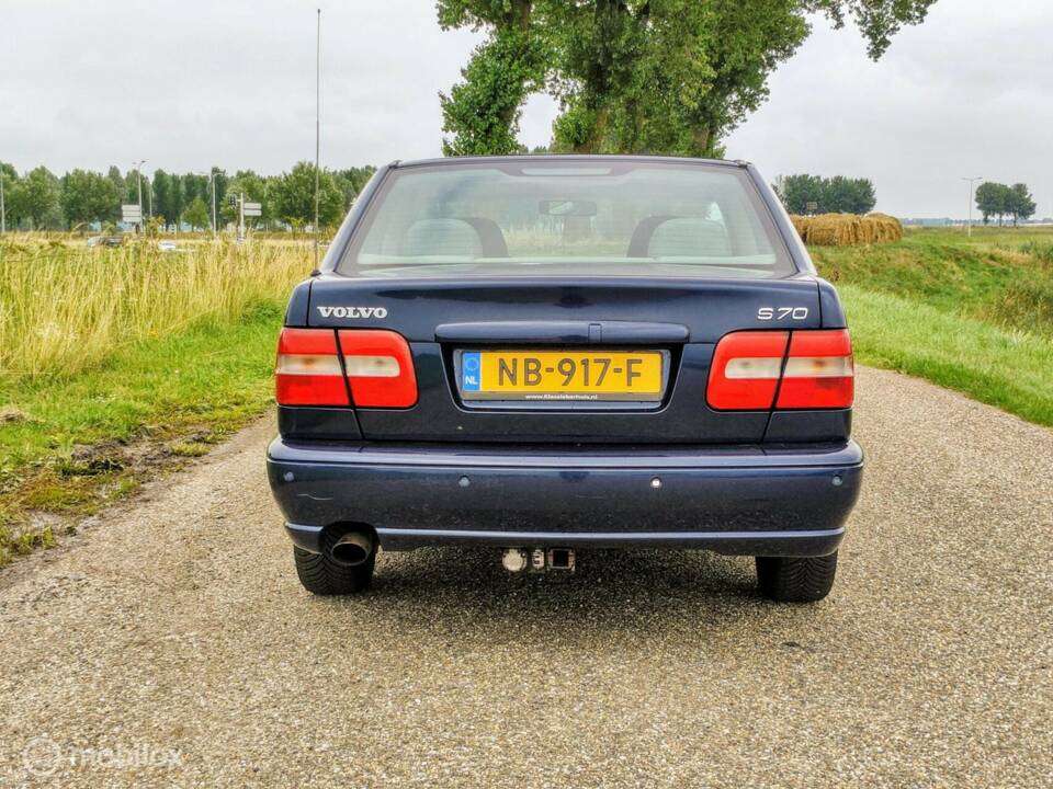 Image 9/33 of Volvo S 70 2.5 T (1997)