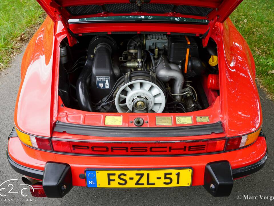 Image 59/63 of Porsche 911 Carrera 3.2 (1986)