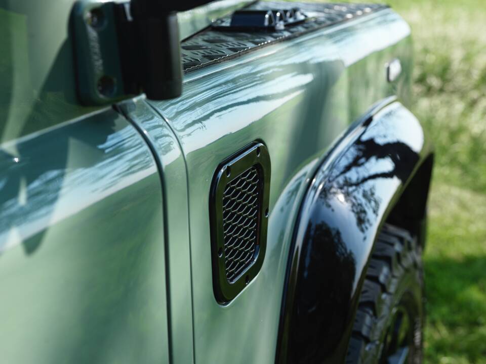Bild 13/41 von Land Rover Defender 110 (2007)