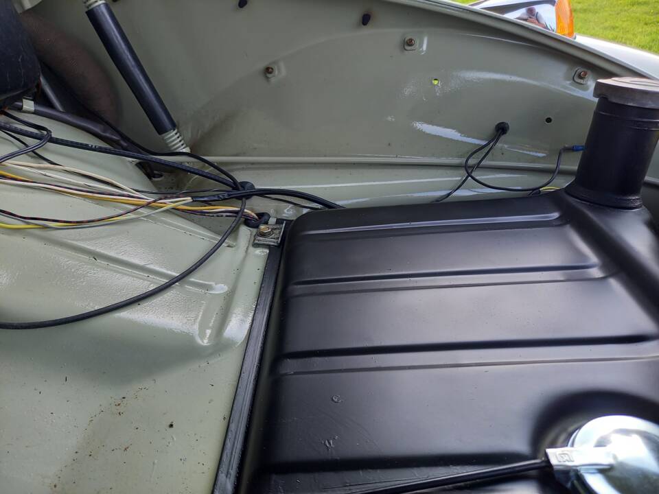 Image 116/137 of Volkswagen Beetle 1200 (1965)