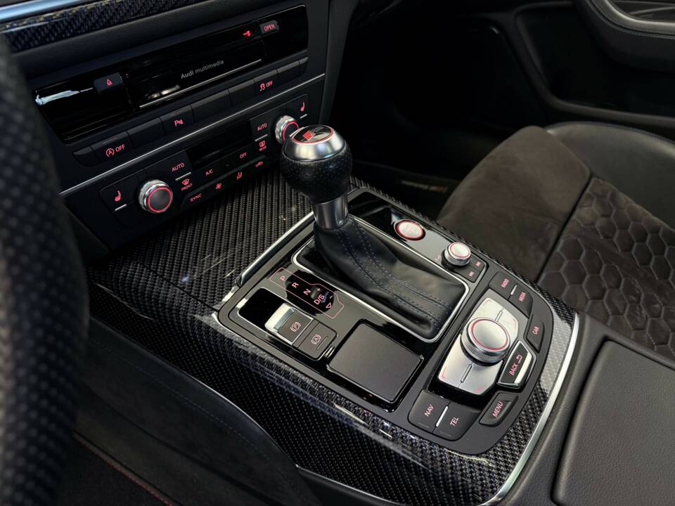 Bild 22/28 von Audi RS6 Avant Performance (2017)