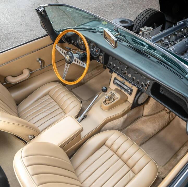 Image 2/48 de Jaguar Type E 4.2 (1965)