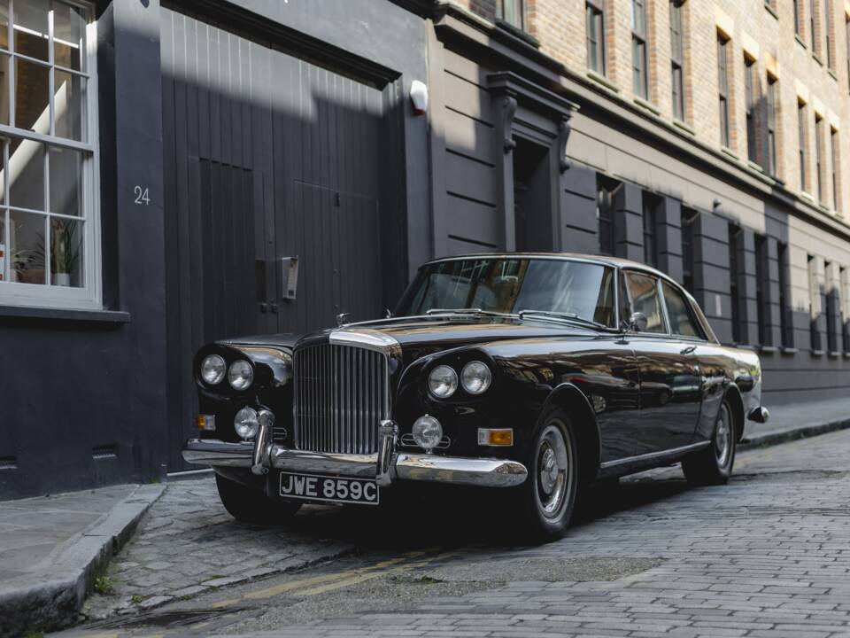 Image 28/39 of Bentley S 3 Continental (1965)