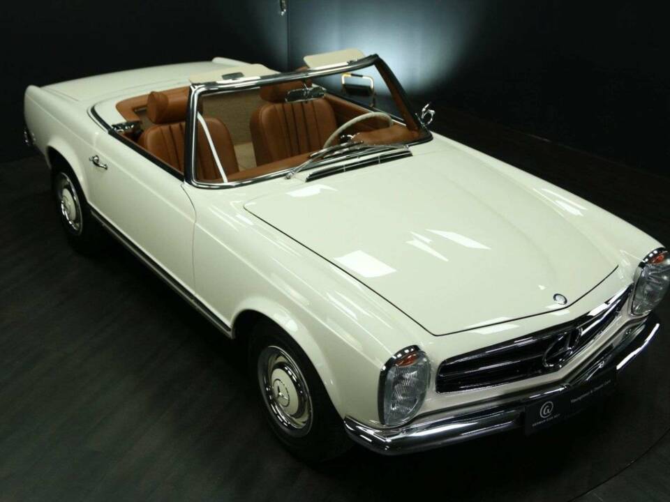 Image 44/50 of Mercedes-Benz 230 SL (1965)