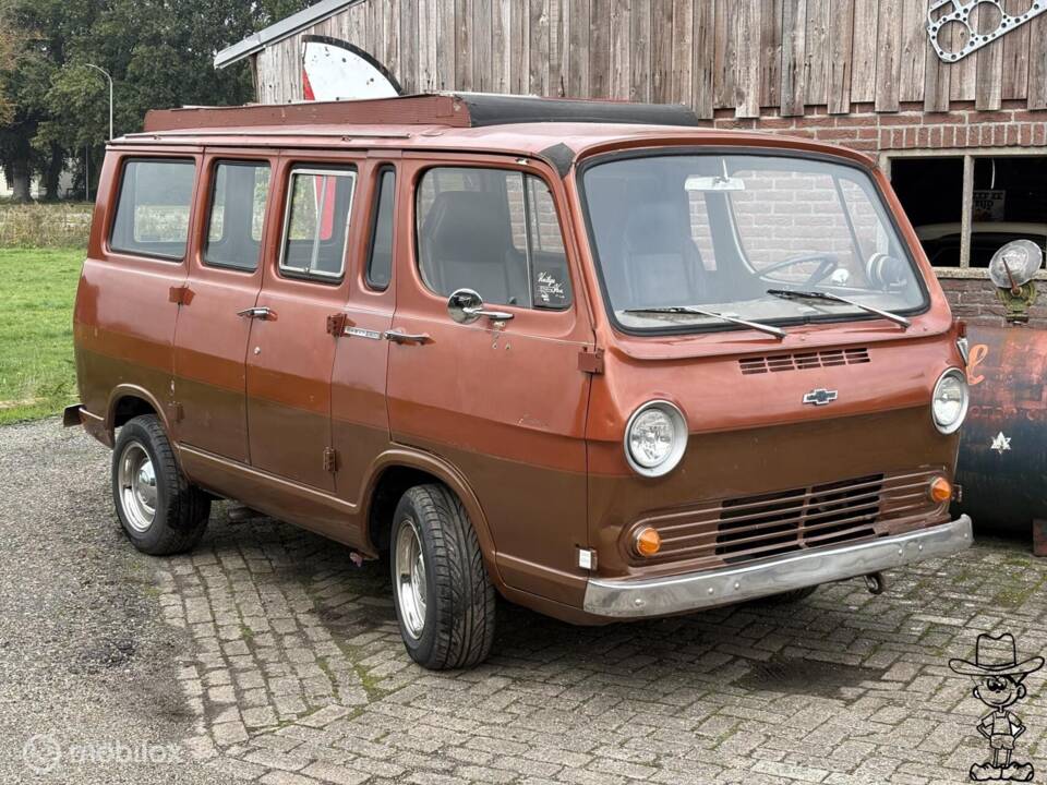 Image 1/50 of Chevrolet G-10 Van (1965)