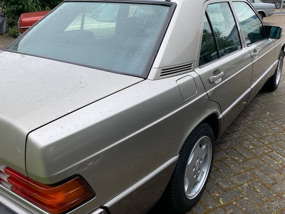 Bild 4/18 von Mercedes-Benz 190 E 1.8 (1991)