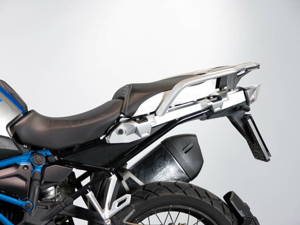 Image 19/50 of BMW DUMMY (2017)