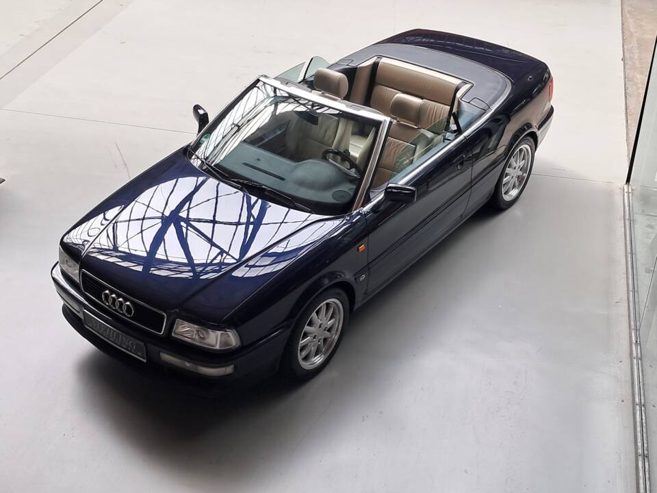 Immagine 2/24 di Audi Cabriolet 2.6 (1997)