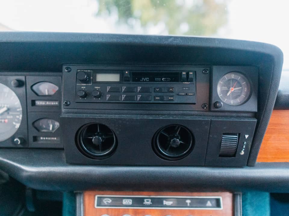 Image 29/37 of FIAT 130 Coupé (1974)
