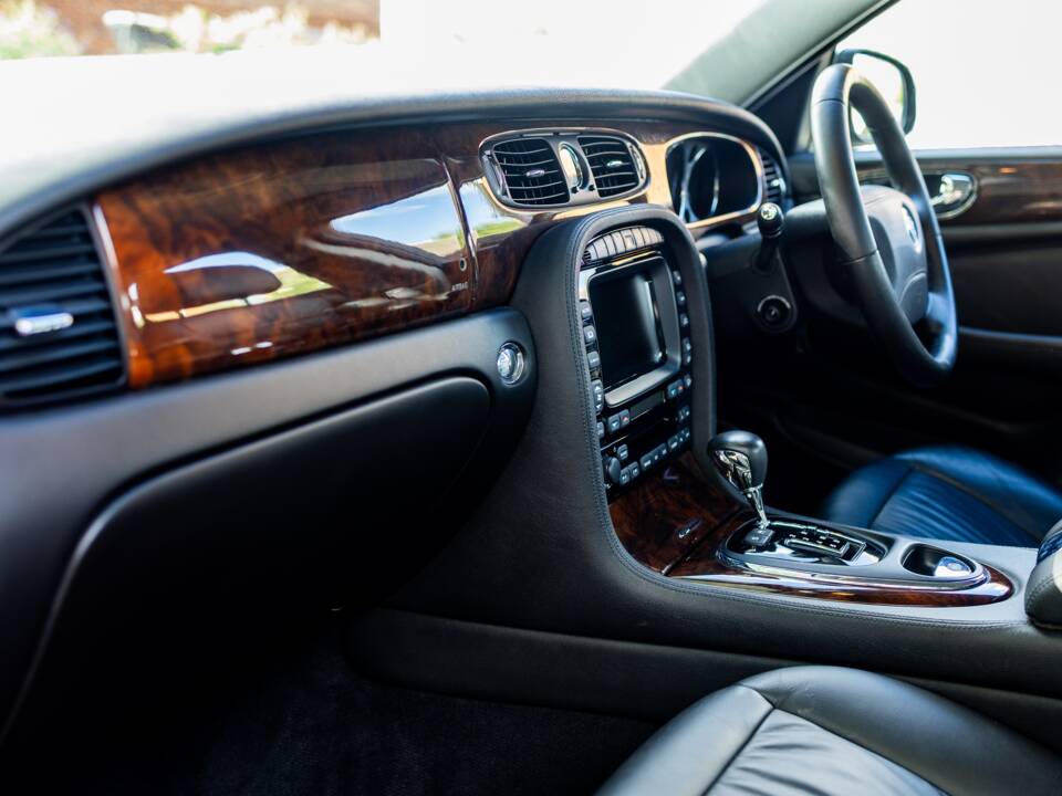 Afbeelding 37/47 van Jaguar XJ 2.7 D (2008)