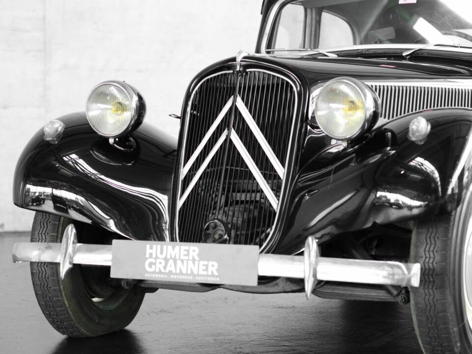 Image 11/50 of Citroën Traction Avant 11 BL (1953)