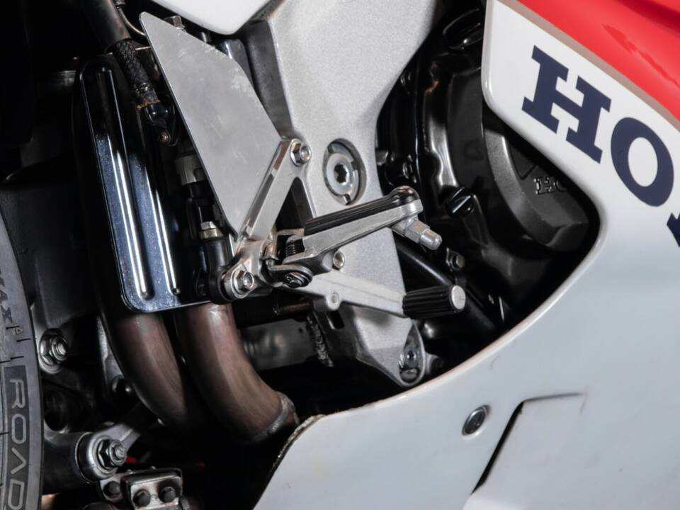 Bild 13/29 von Honda DUMMY (1991)