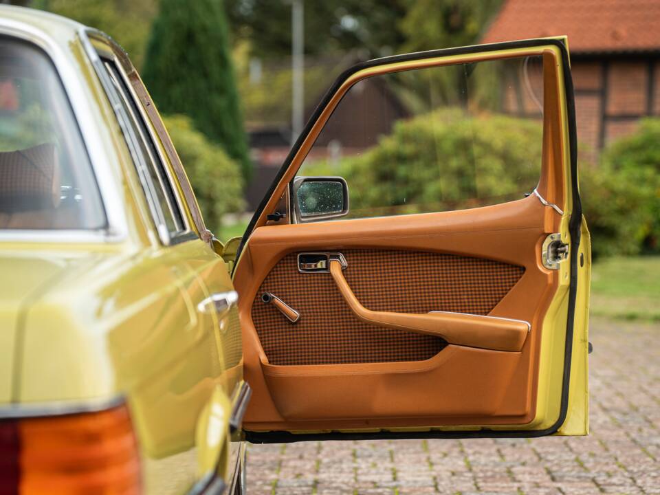 Afbeelding 35/75 van Mercedes-Benz 280 SE (1976)