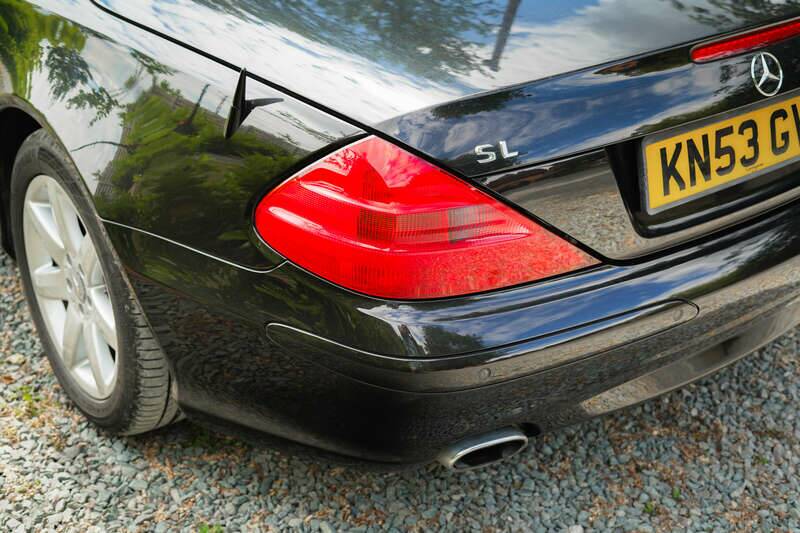 Image 30/50 of Mercedes-Benz SL 350 (2003)