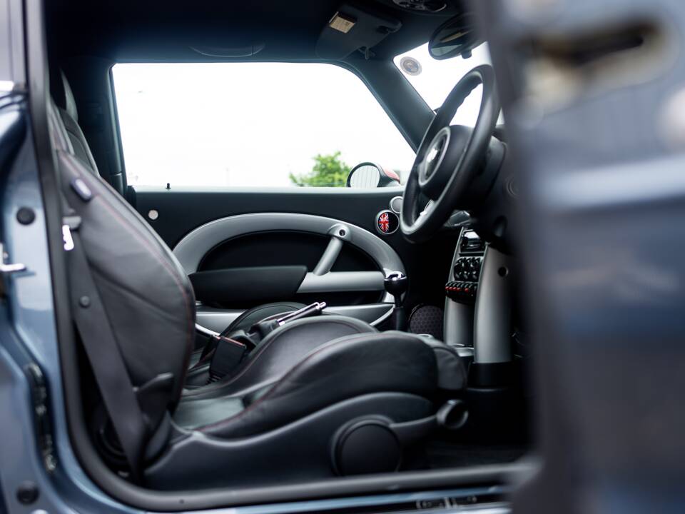 Image 22/50 of Mini Cooper S JCW GP (2006)