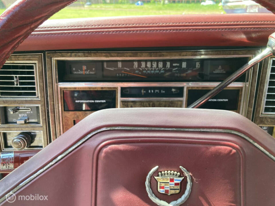 Bild 42/50 von Cadillac Eldorado Biarritz Coupé (1979)
