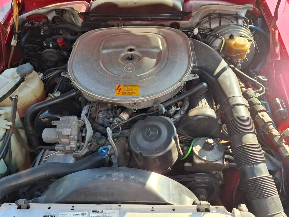 Image 7/13 of Mercedes-Benz 560 SL (1989)