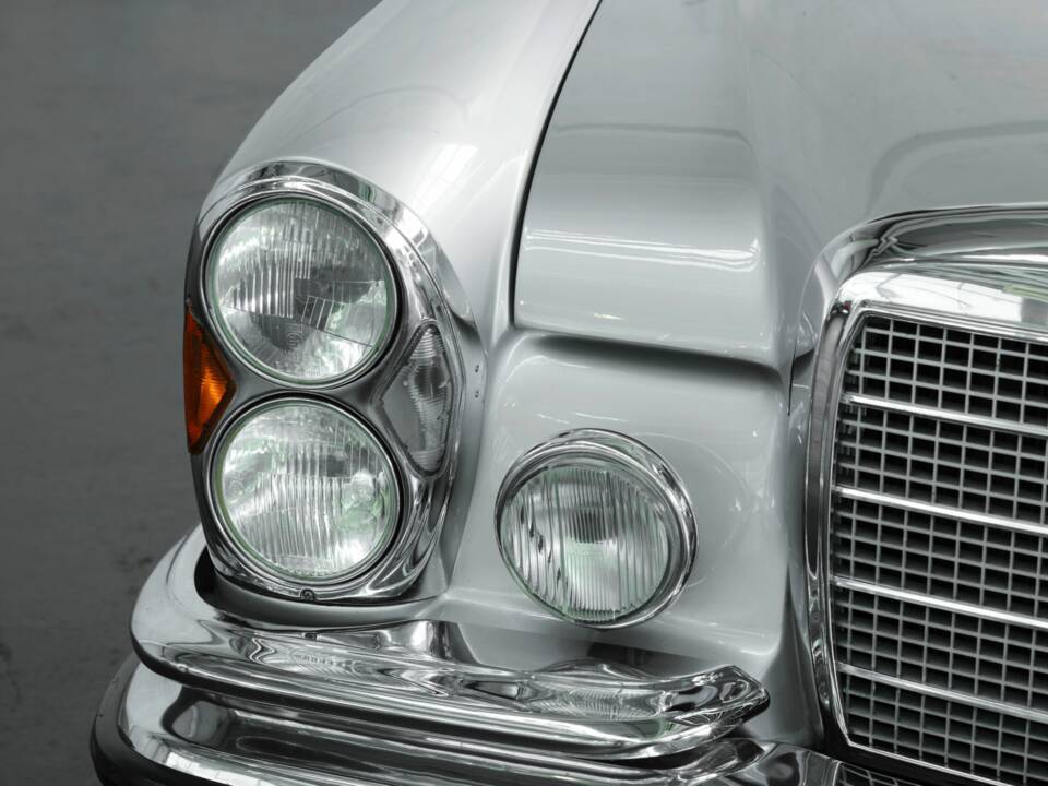 Image 38/49 de Mercedes-Benz 280 SE (1970)