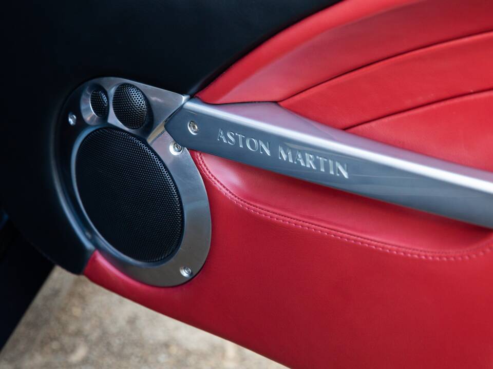 Image 71/92 of Aston Martin V12 Vanquish S (2007)