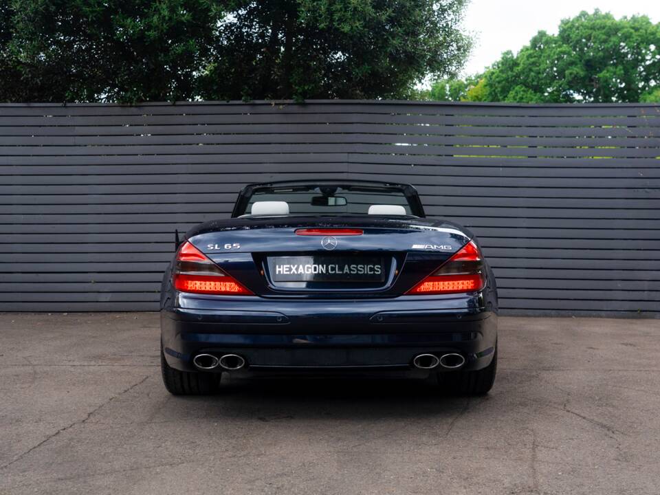 Image 8/56 de Mercedes-Benz SL 65 AMG (2004)