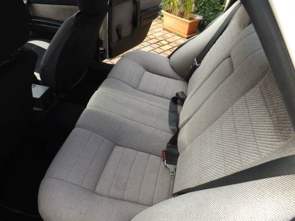 Imagen 18/50 de Alfa Romeo 75 2.0 (1986)