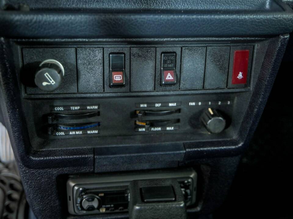 Image 24/50 de Volvo 240 Turbo (1983)