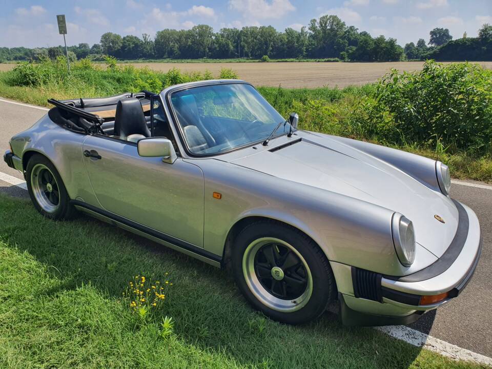 Bild 8/23 von Porsche 911 Carrera 3.2 (1987)