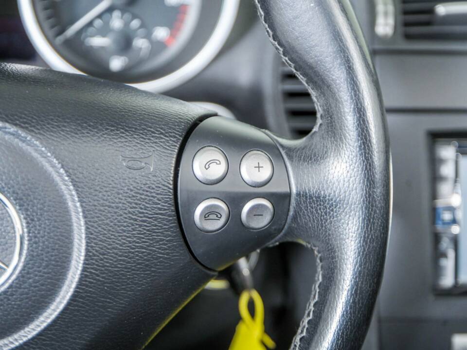 Immagine 25/50 di Mercedes-Benz SLK 200 Kompressor (2004)