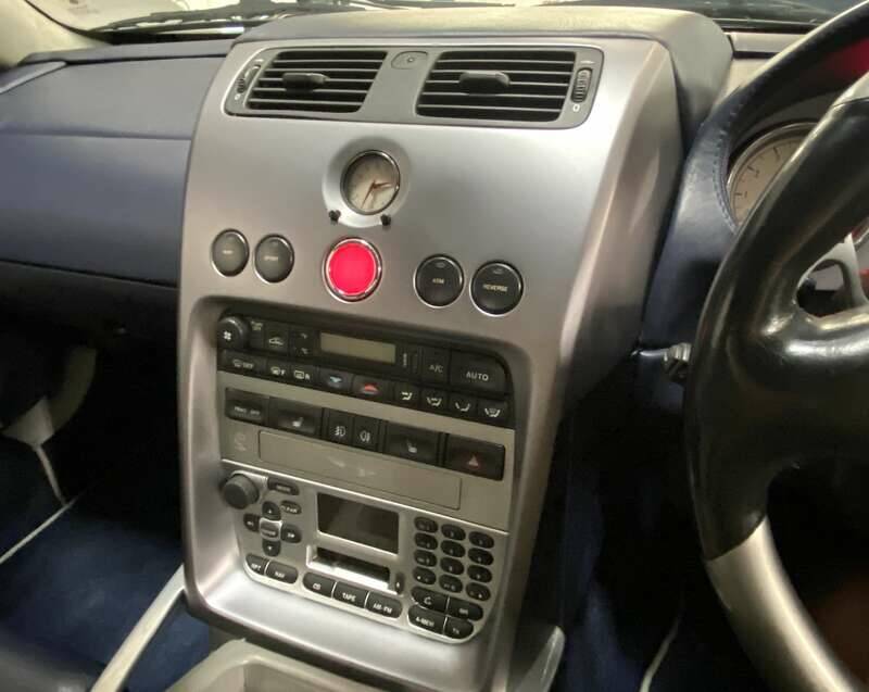 Image 43/50 of Aston Martin V12 Vanquish (2003)