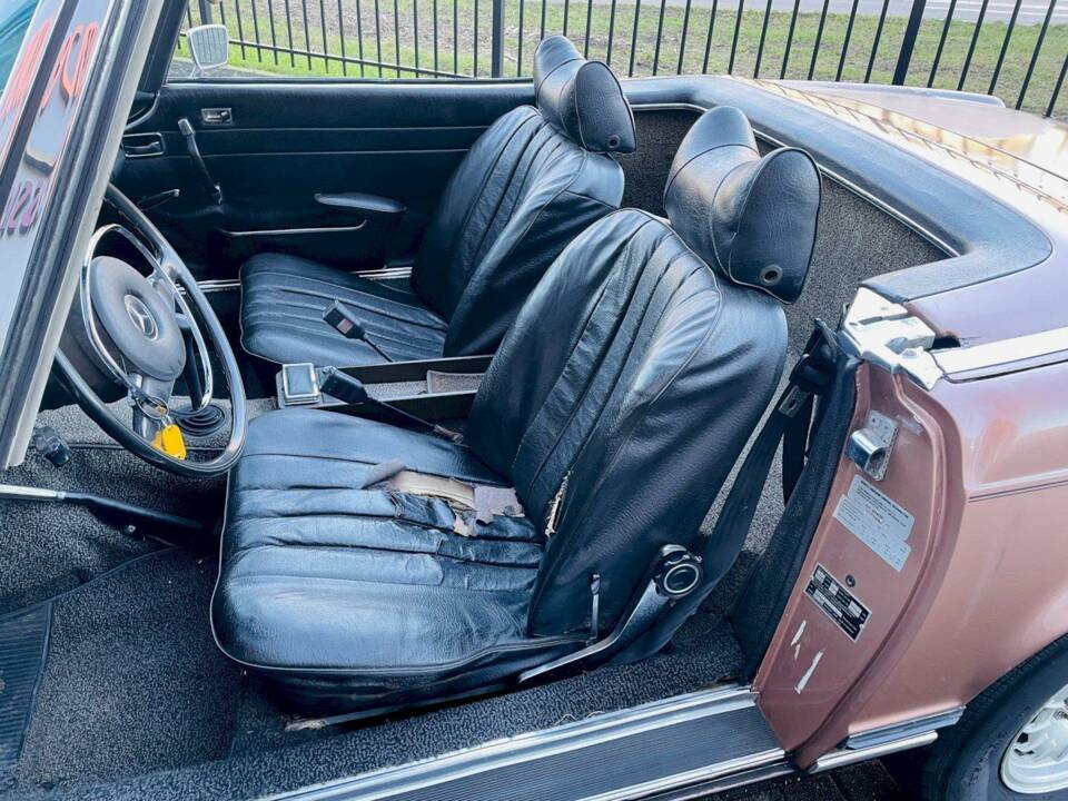Image 22/36 de Mercedes-Benz 280 SL (1970)
