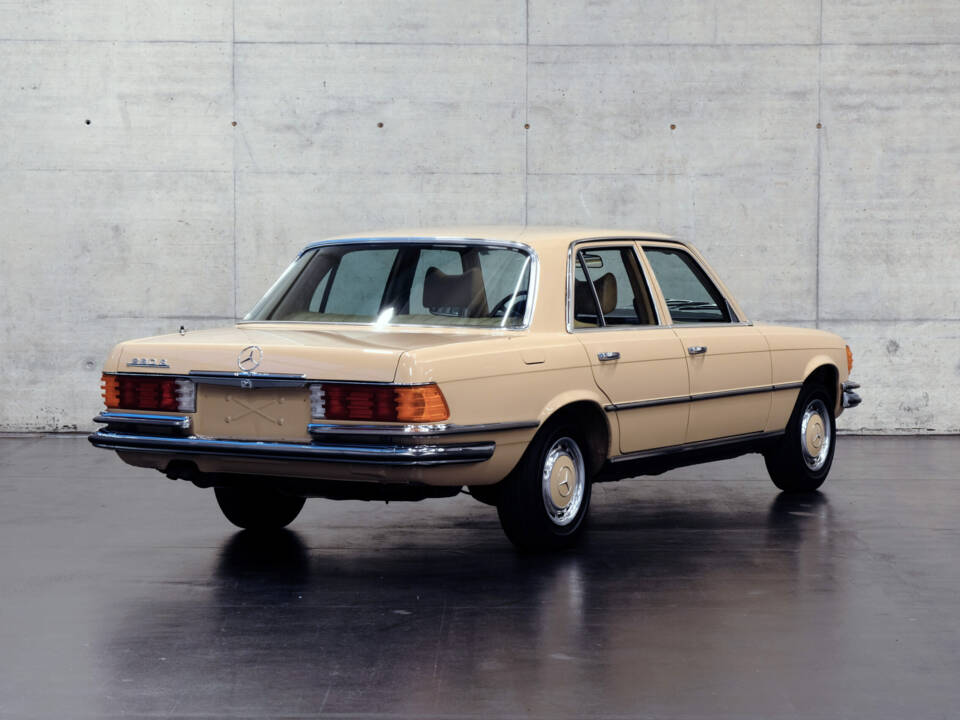 Immagine 4/24 di Mercedes-Benz 280 S (1975)