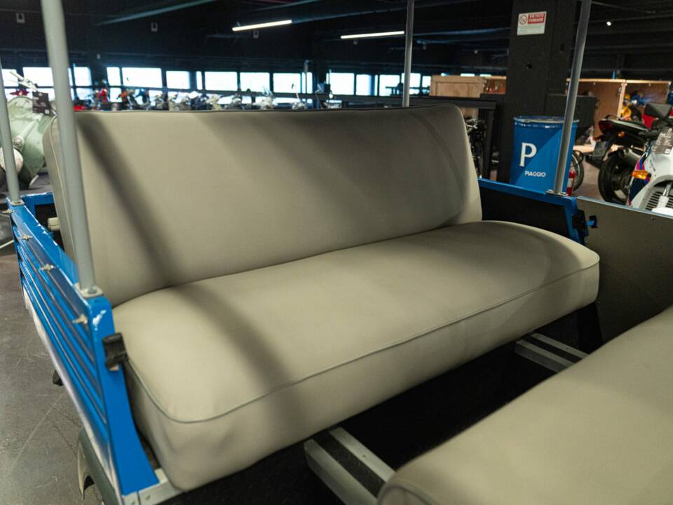 Bild 22/29 von Piaggio Vespa APE 600 MP (1976)