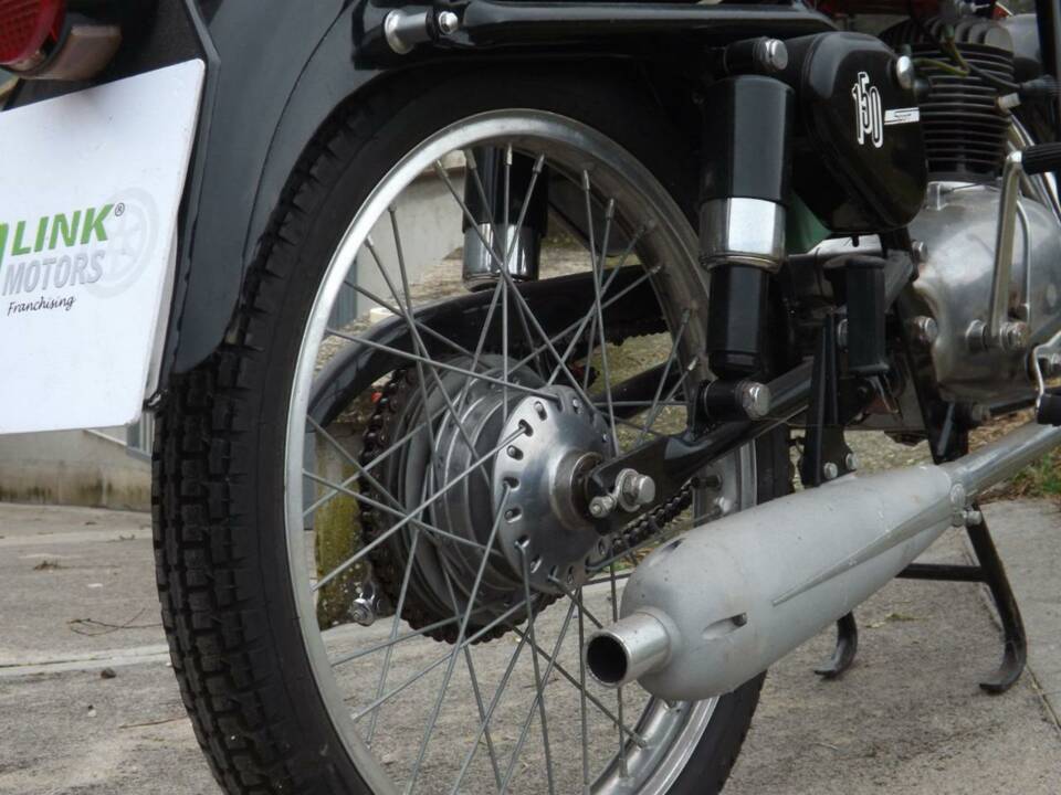 Image 22/50 de Gilera 150 Sport (1955)