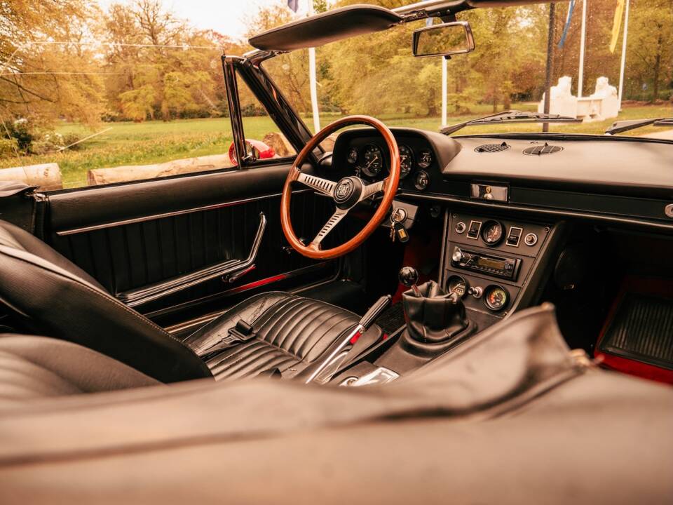 Image 64/65 of FIAT Dino Spider (1967)