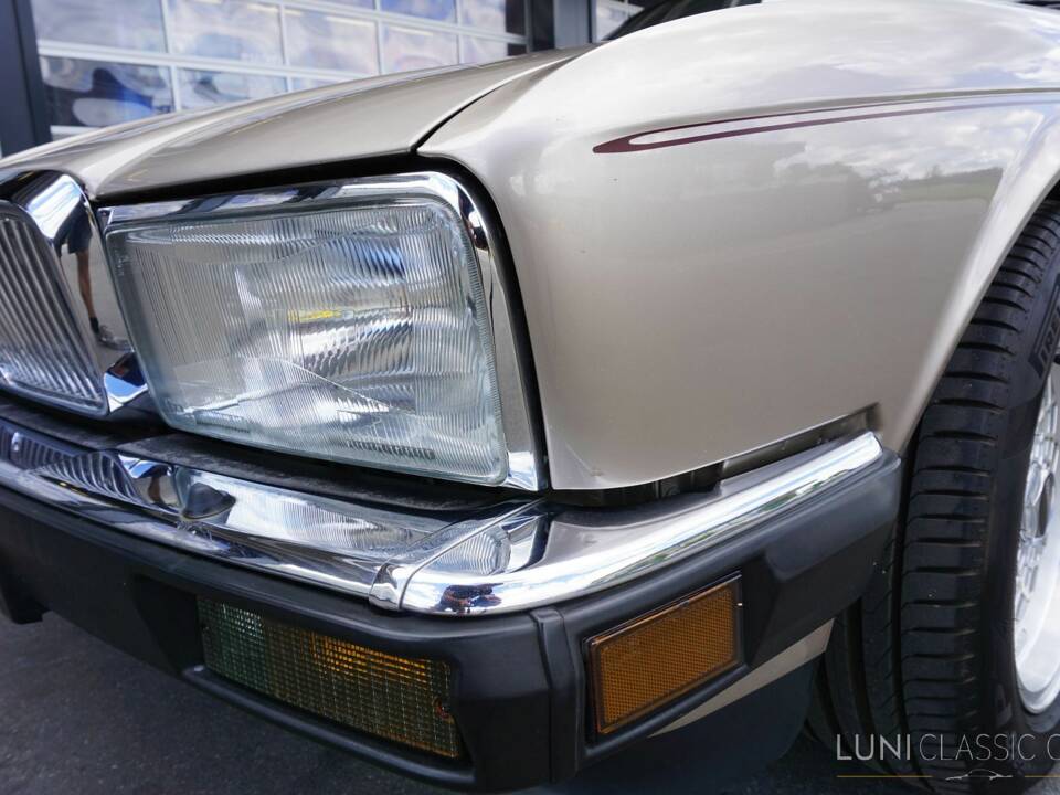Image 16/61 de Jaguar Sovereign 3.6 (1987)