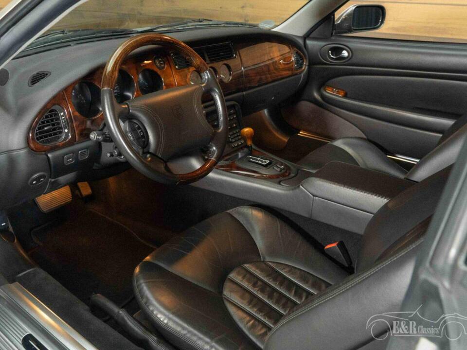 Bild 18/19 von Jaguar XK8 4.0 (2000)