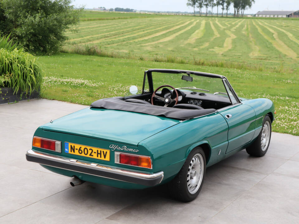 Image 27/50 of Alfa Romeo 2000 Spider Veloce (1979)