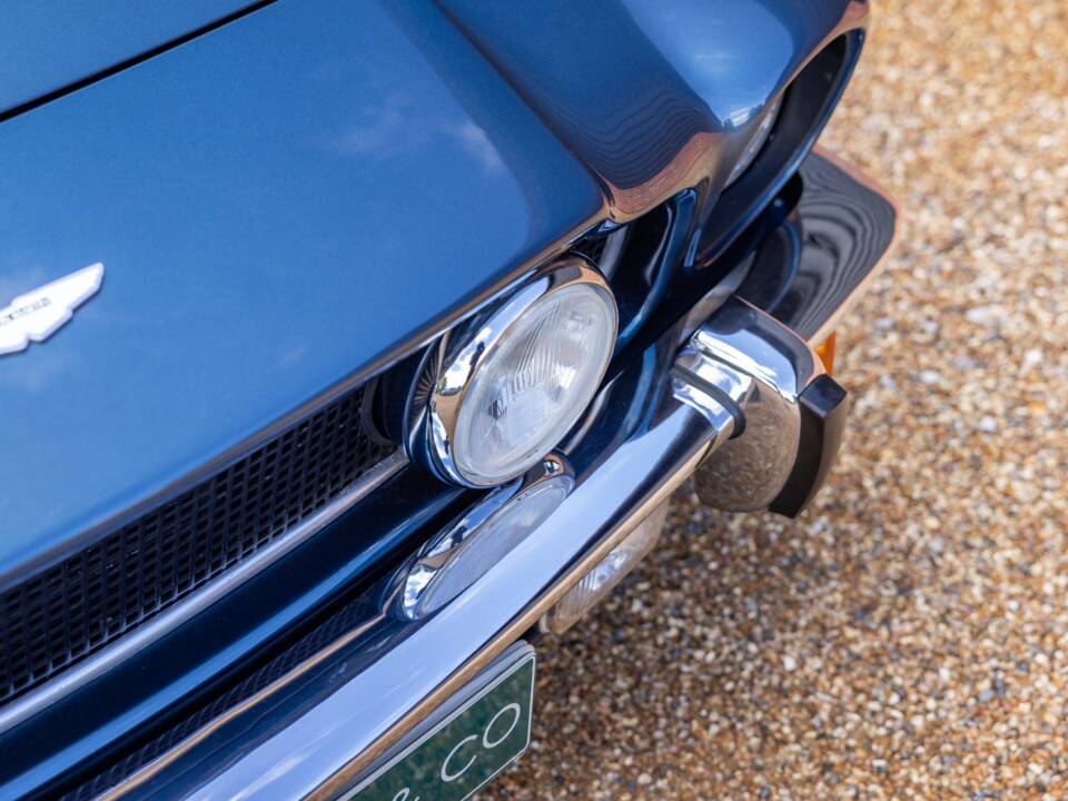 Bild 40/70 von Aston Martin V8 EFi (1988)