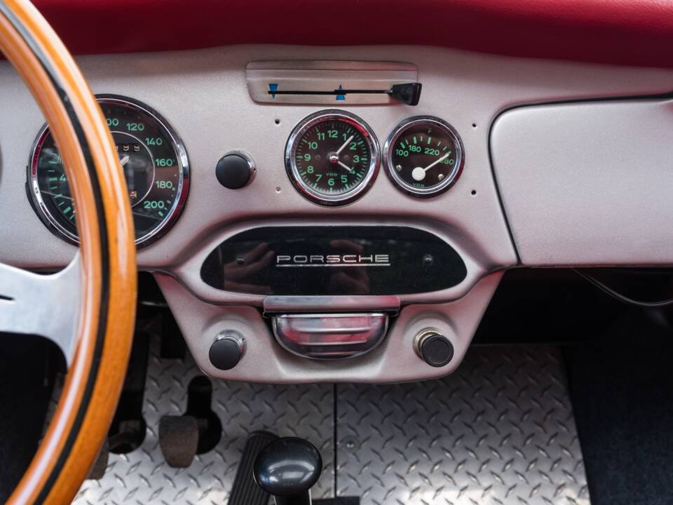 Immagine 28/42 di Porsche 356 C 1600 (1964)
