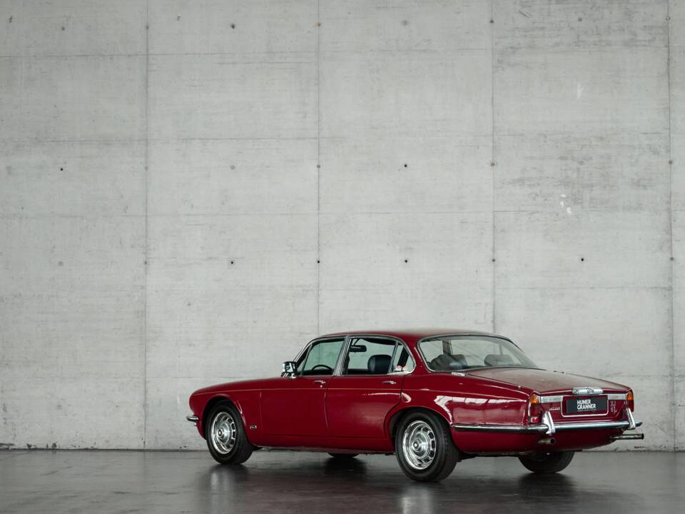 Bild 14/50 von Jaguar XJ 6 L 4.2 (1974)