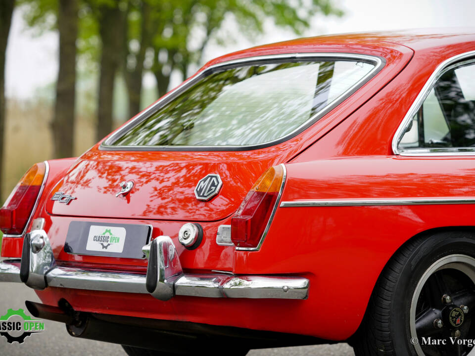 Image 37/46 de MG MGB GT V8 (1975)