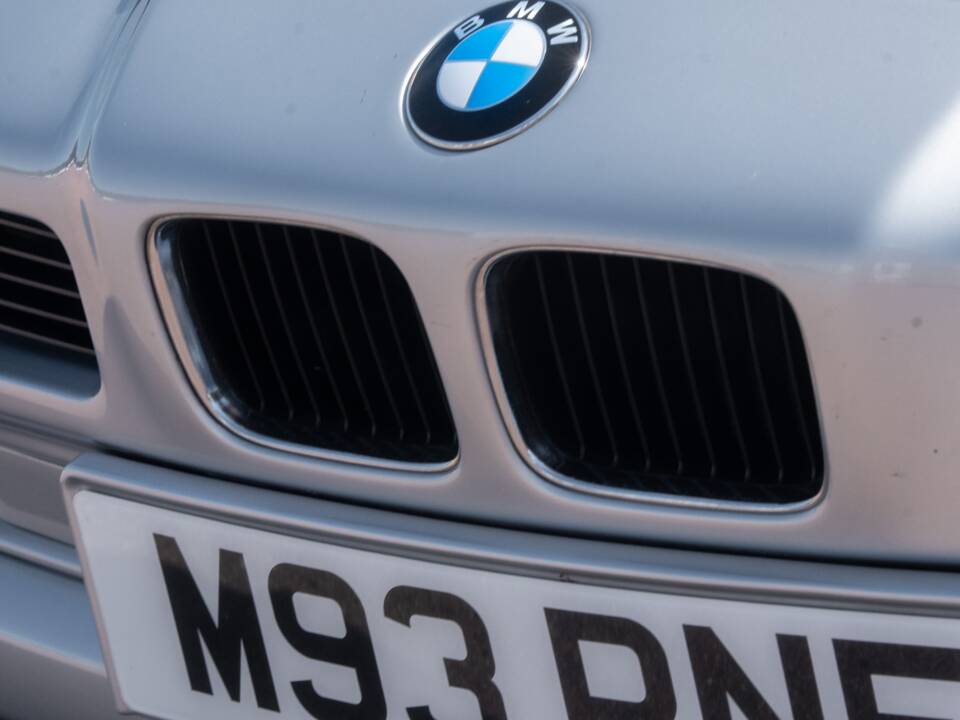 Image 36/50 de BMW 850CSi (1995)