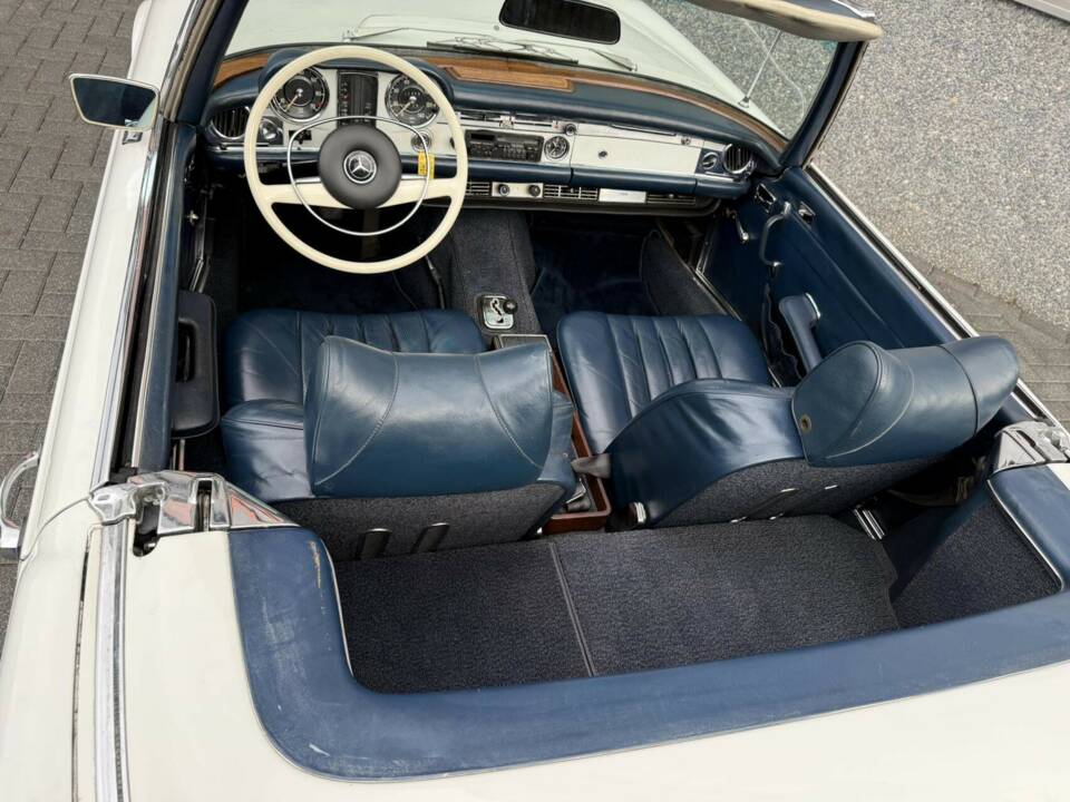 Image 31/50 of Mercedes-Benz 280 SL (1971)