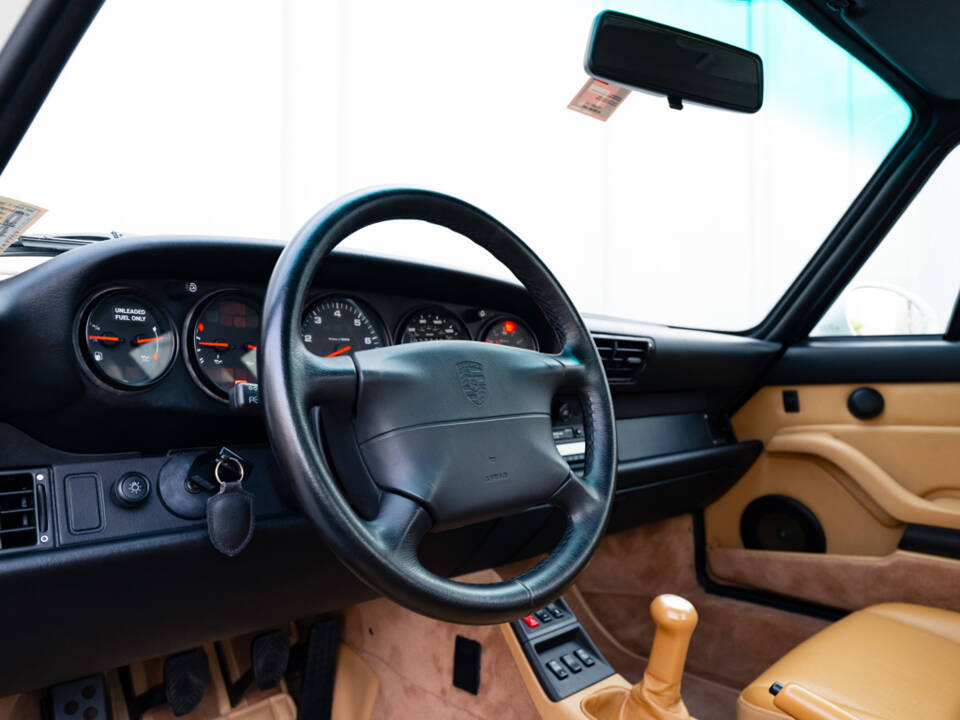Bild 10/50 von Porsche 911 Carrera 4S (1996)