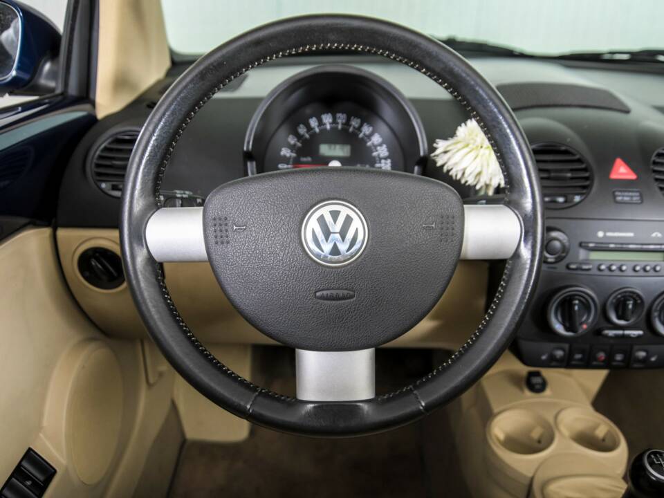 Immagine 8/50 di Volkswagen New Beetle 1.6 (2004)