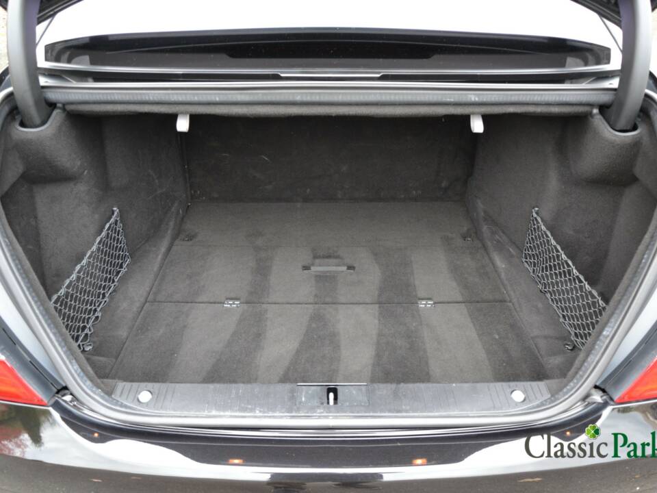 Image 13/50 of Mercedes-Benz S 500 (2006)