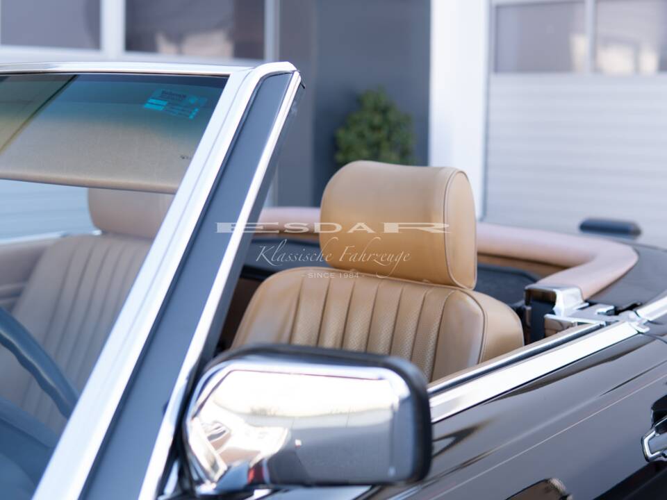 Image 22/37 of Mercedes-Benz 560 SL (1989)