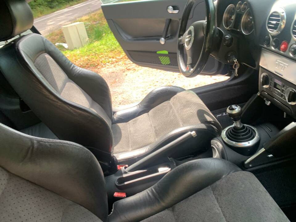 Image 35/72 of Audi TT 1.8 T (2000)